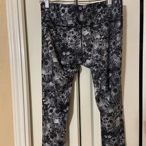 Lululemon legging in great condition.